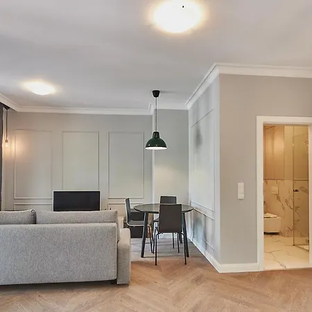 - 44 Apartament