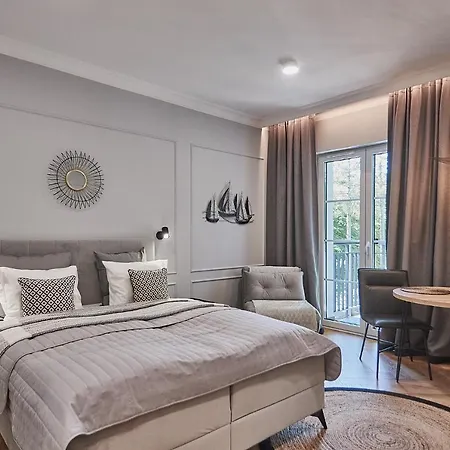 - 44 Apartament *