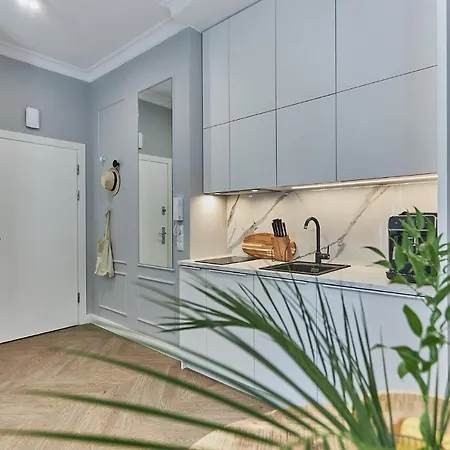- 44 Apartament